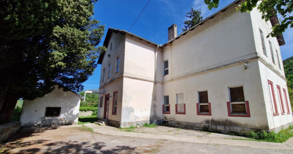 Škola u Lastvi pored Trebinja