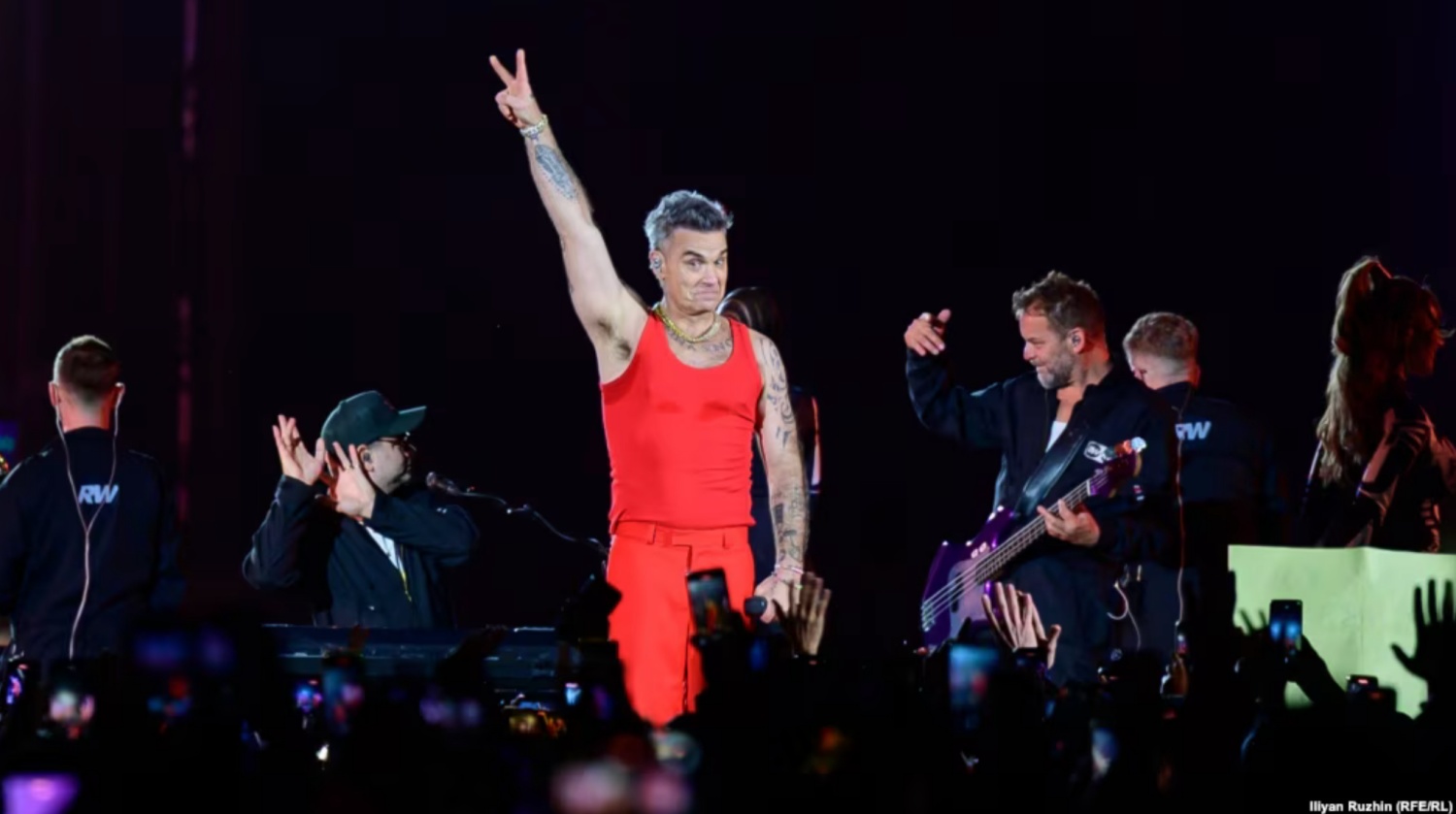 Britanski izvođač Robbie Williams na koncertu u Sofiji 28. septembra