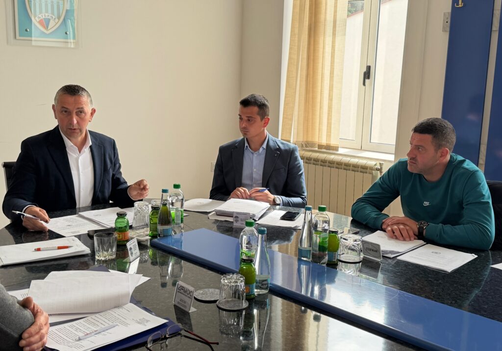 Načelnik Ljubinja Stevo Drapić sa saradnicima