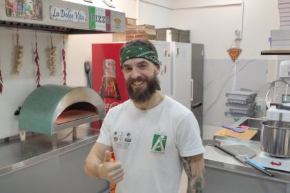 Fočak Mirko Ikonić otvorio je u Novom Sadu piceriju u kojoj možete da probate ovo popularno jelo napravljeno po autentičnom napuljskom receptu