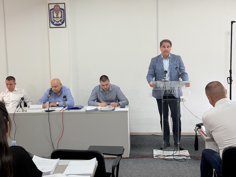 Načelnik opštine Gacko Vukota Govedarica se obraća odbornicima na 10. redovnoj sednici SO Gacko.
