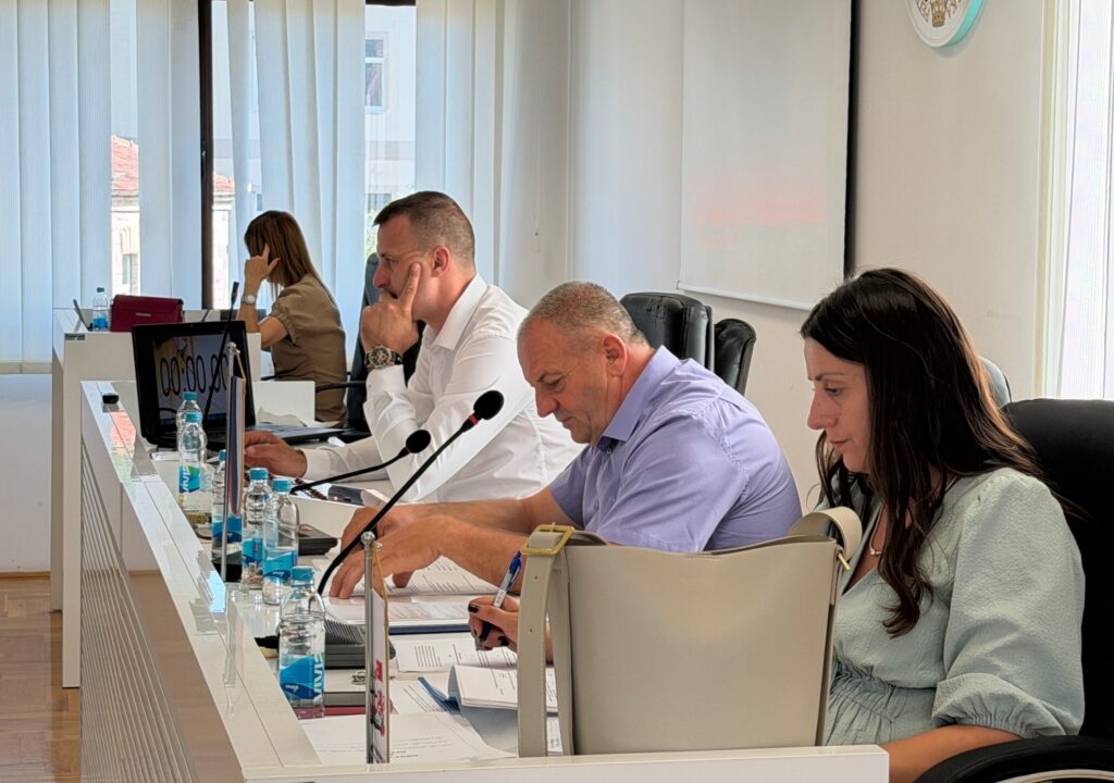 Skupštinsko rukovodstvo u Bileći (Foto: Direkt)