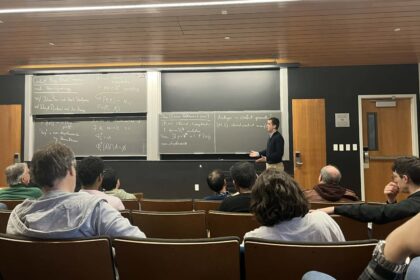 Matematičar Igor Uljarević na predavanju