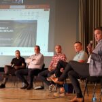 Aktivisti iz Gacka i nevesinja sa načelnikom opštine Gacko Vukotom Govedaricom govore o projektima izgradnje solarnih elektrana koje ugrožavaju poljoprivrednu proizvodnju.