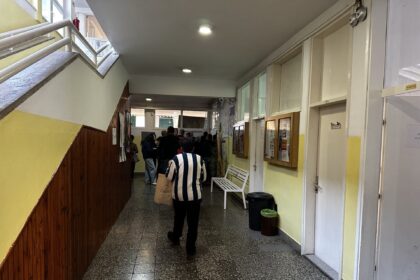 Svega petnaestak minuta nakon otvaranja glasačkih mjesta u Gorici, zatekli smo red glasača